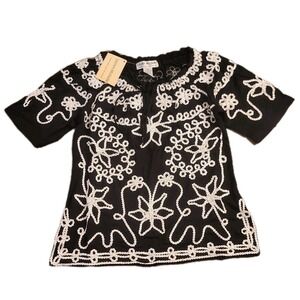 Lauren‎ Michelle Floral Embellished  Embroidery White On Black Ruffled Tunic Top